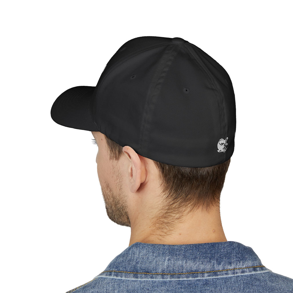 Black cap with IKIRU text worn by a person on a white background